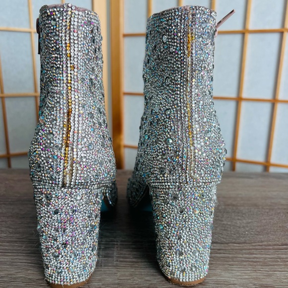 Betsey Johnson Cady Rhinestone boots 7.5 medium, Silver white crystal pave. - Picture 7 of 10